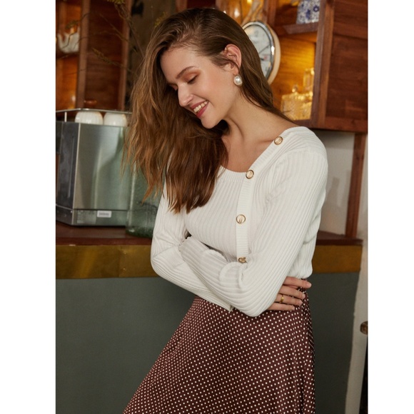 Rib Knit Button Detail Long Sleeve Top - Picture 12 of 14